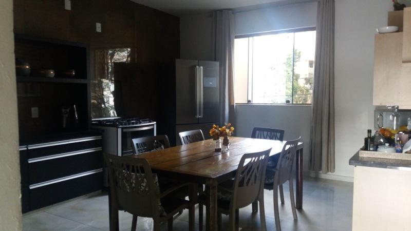 Casa, Castelo, 5 Quartos, 5 Vagas, 1 Suíte
