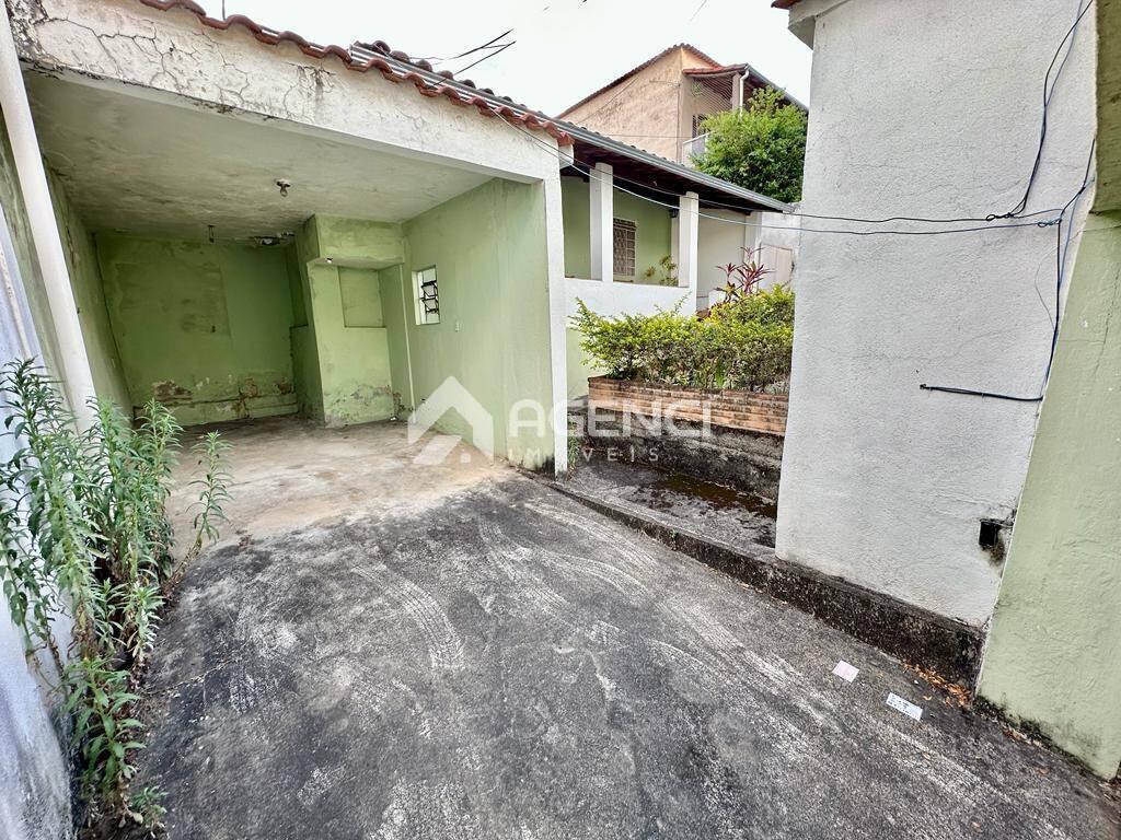 Casa, Coqueiros, 3 Quartos, 0 Vaga, 0 Suíte