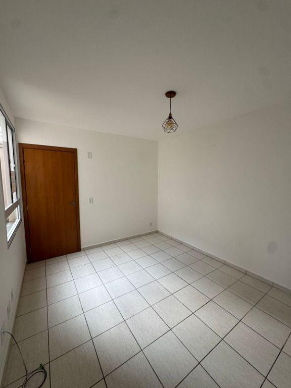 Apartamento, Casa Branca, 2 Quartos, 1 Vaga