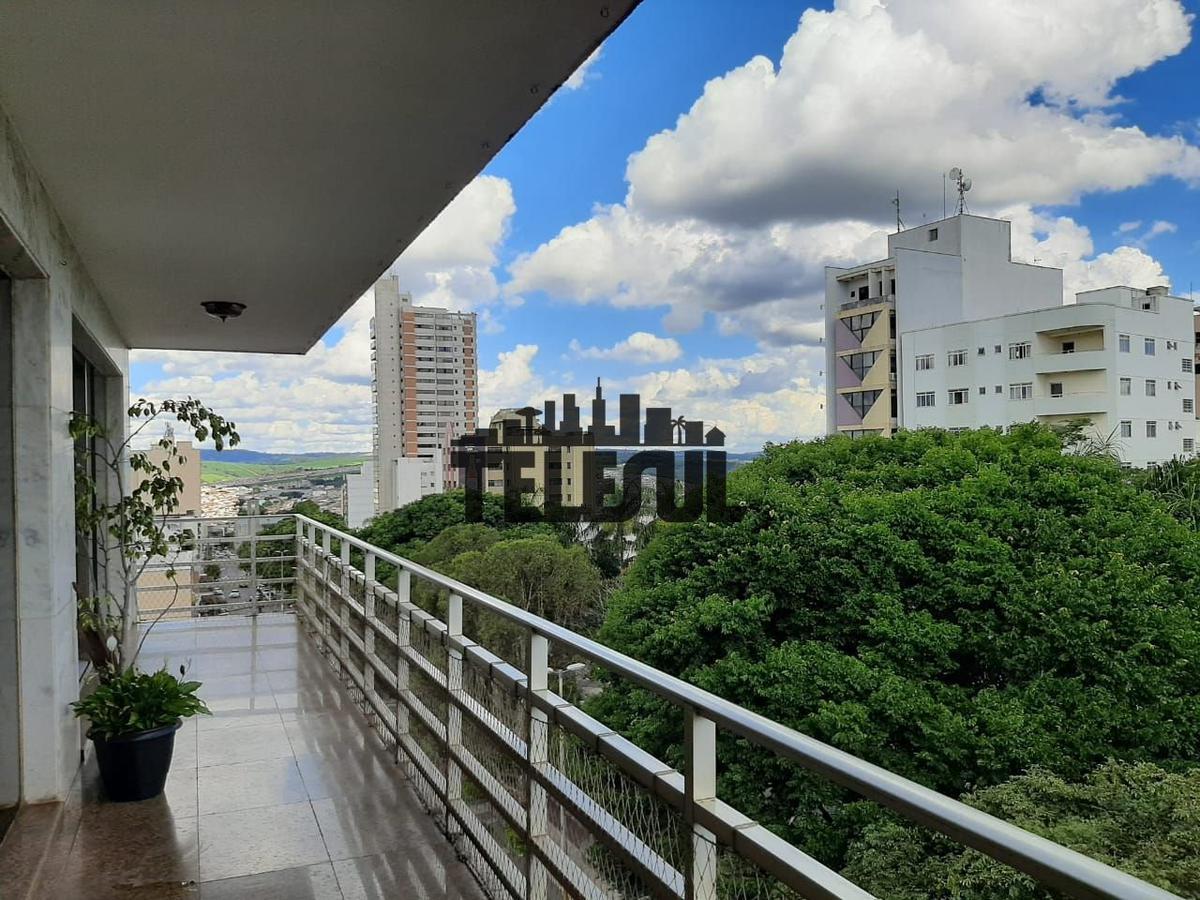 Apartamento, Centro, 4 Quartos, 0 Vaga