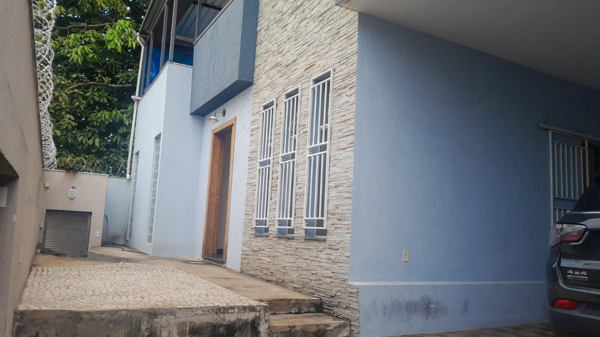 Casa, Sagrada Família, 4 Quartos, 3 Vagas, 2 Suítes