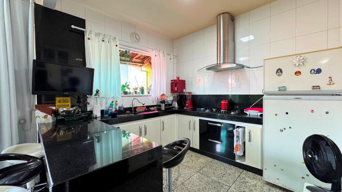 Casa, Planalto, 4 Quartos, 3 Vagas, 2 Suítes