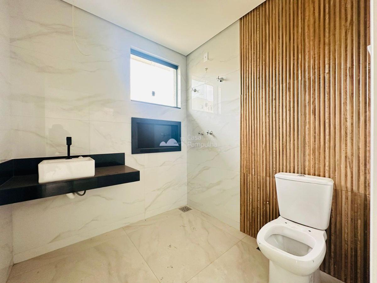 Casa, Santa Branca, 3 Quartos, 2 Vagas, 1 Suíte