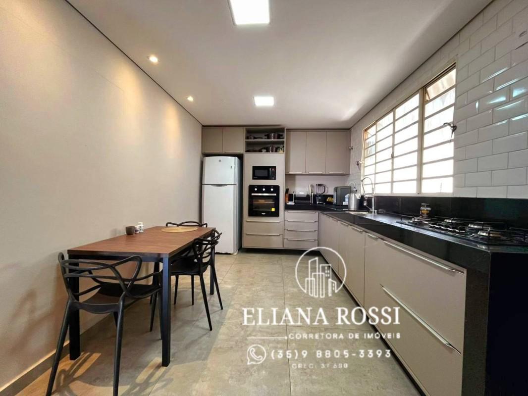 Casa, Pinheiros, 3 Quartos, 2 Vagas, 1 Suíte