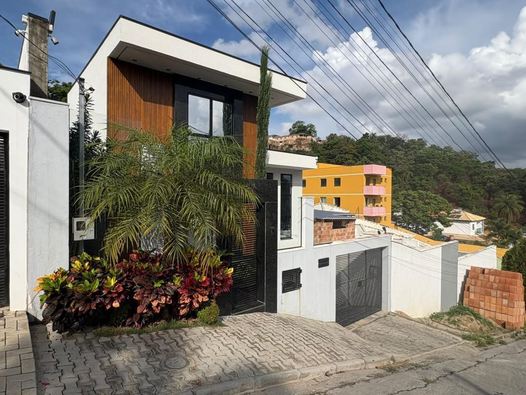 Casa, Masterville, 3 Quartos, 5 Vagas, 1 Suíte