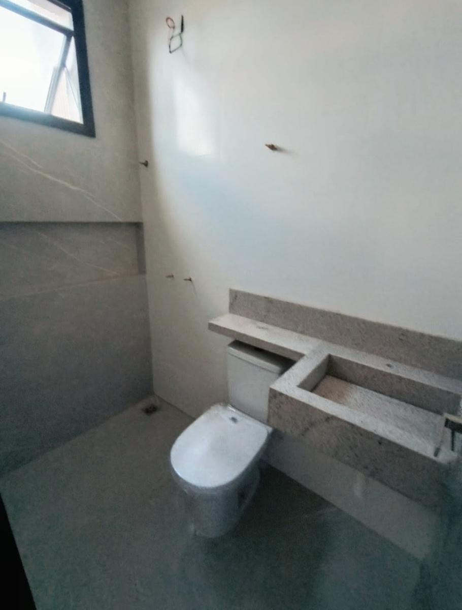 Casa, Planalto, 3 Quartos, 2 Vagas, 1 Suíte