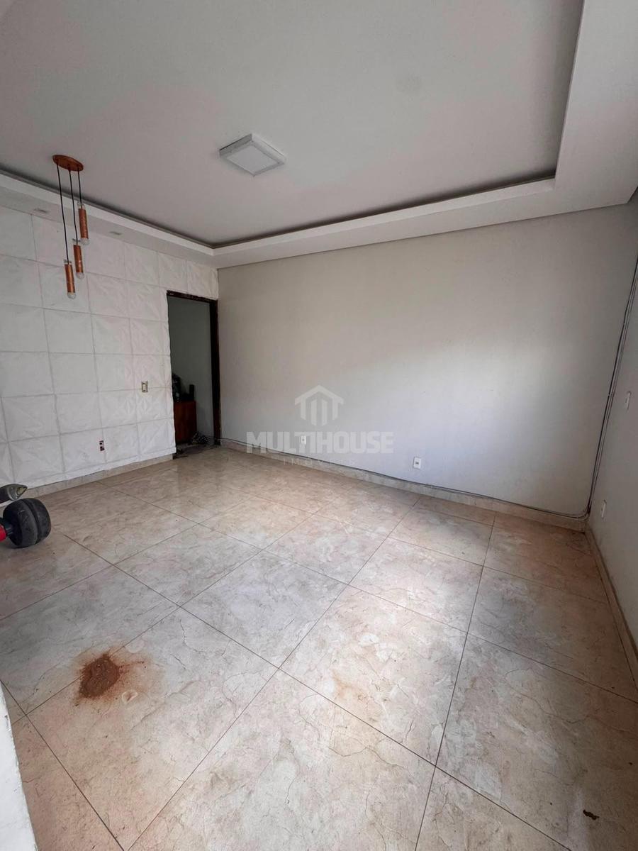 Casa, Candelária, 4 Quartos, 3 Vagas, 1 Suíte