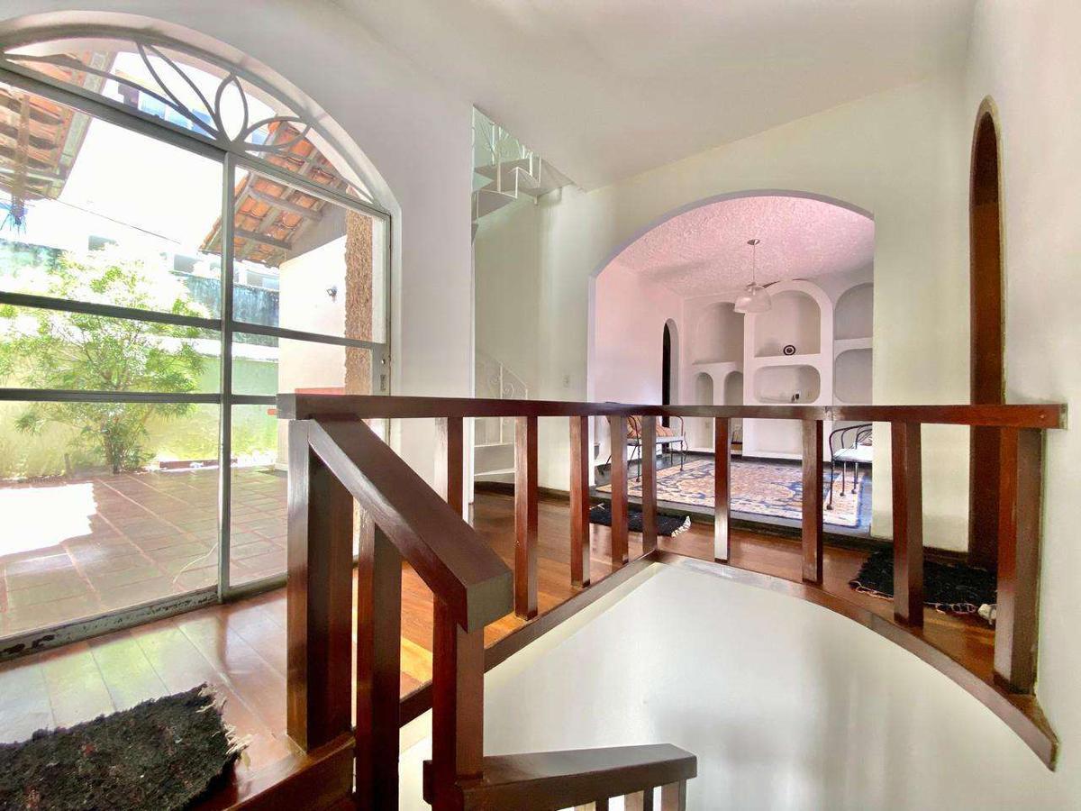 Casa, Sion, 4 Quartos, 6 Vagas, 1 Suíte