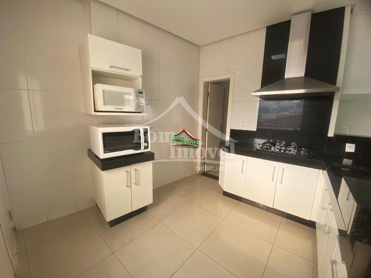 Casa, Centro, 2 Quartos, 6 Vagas, 1 Suíte