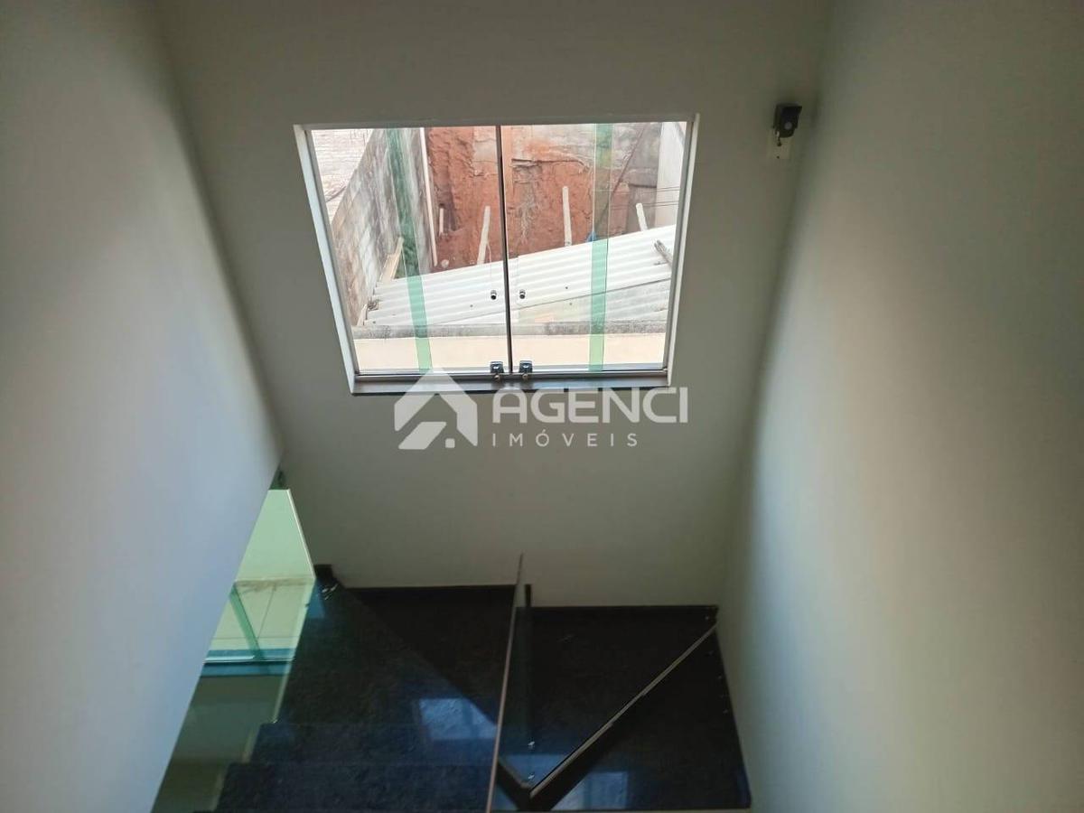 Casa, Cabral, 3 Quartos, 0 Vaga, 0 Suíte