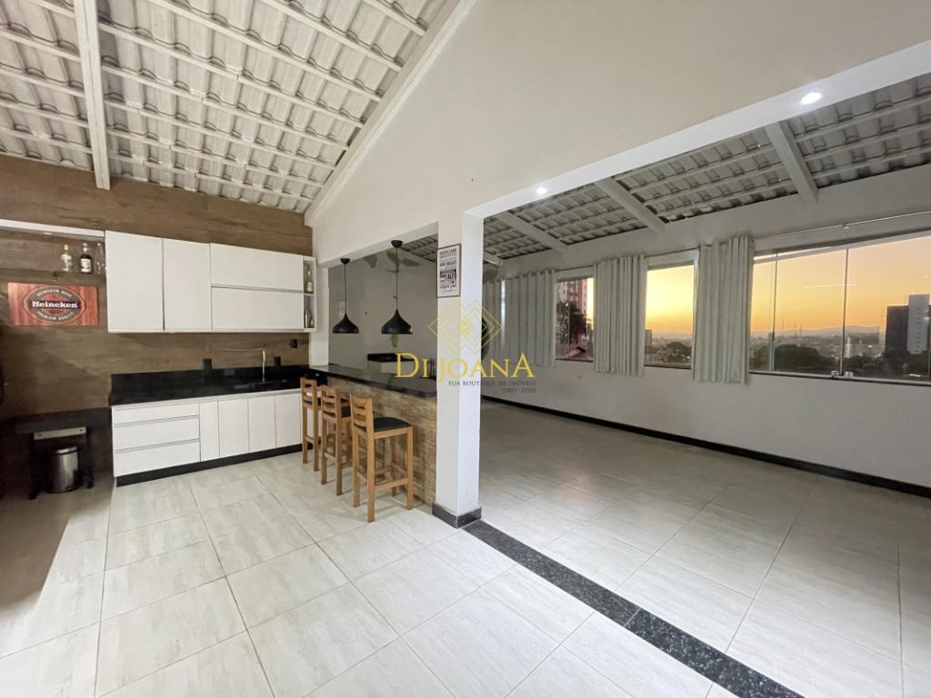 Prédio, Centro, 3 Quartos, 4 Vagas, 1 Suíte