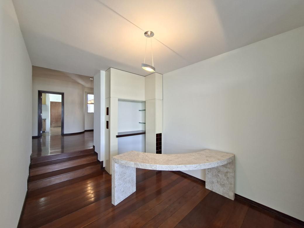 Apartamento, Funcionários, 4 Quartos, 2 Vagas, 1 Suíte