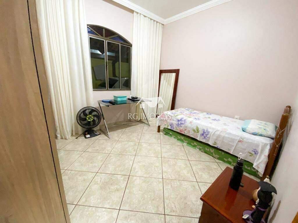Casa, Milionários, 3 Quartos, 5 Vagas, 1 Suíte