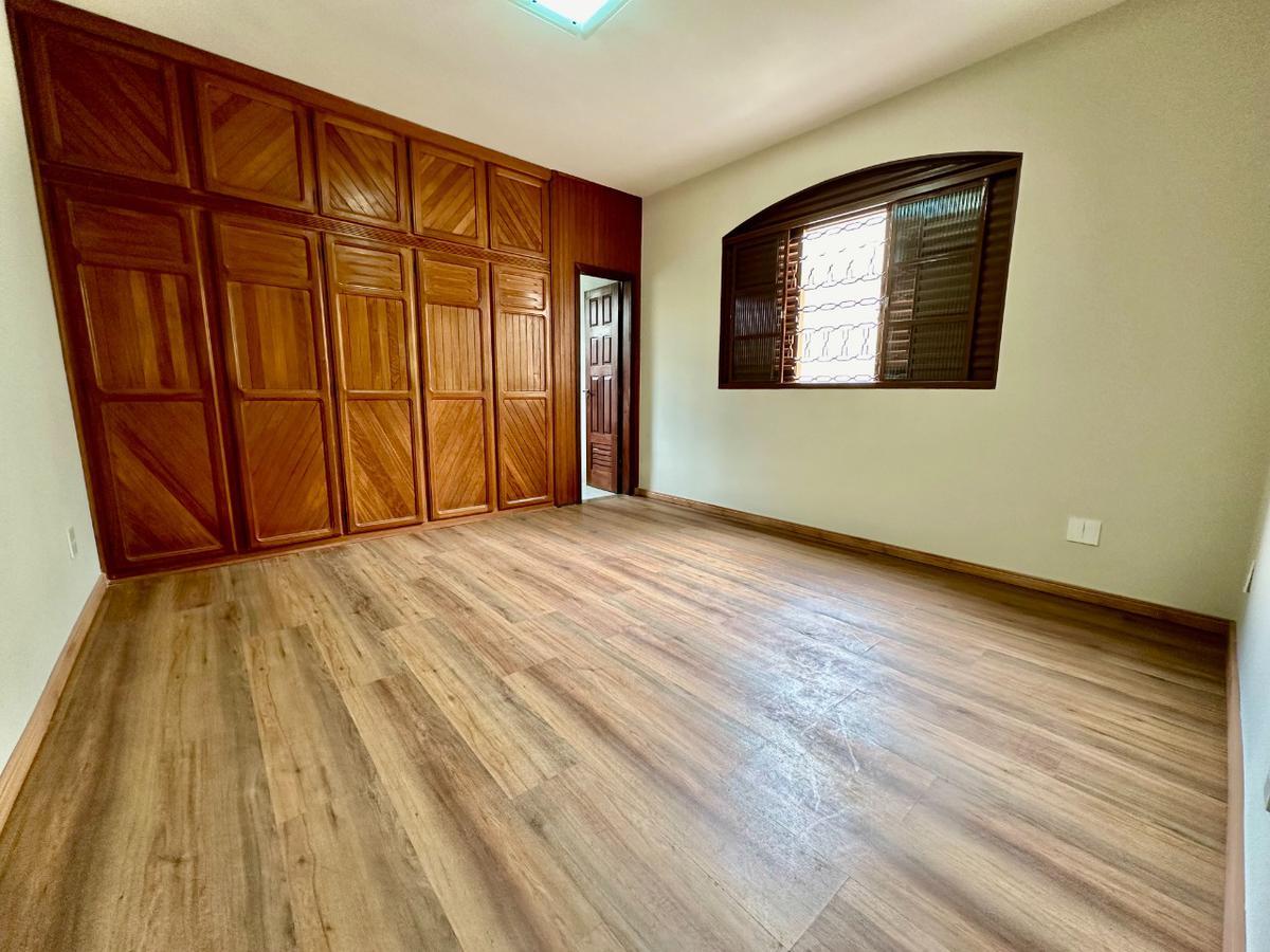 Casa, São José, 4 Quartos, 4 Vagas, 2 Suítes