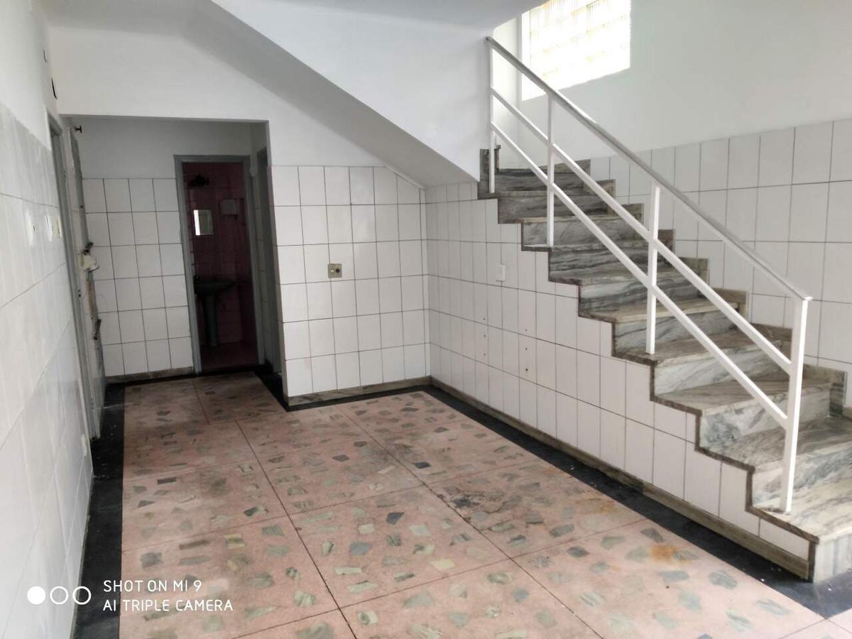 Casa Comercial, Funcionários, 0 Quarto, 0 Vaga