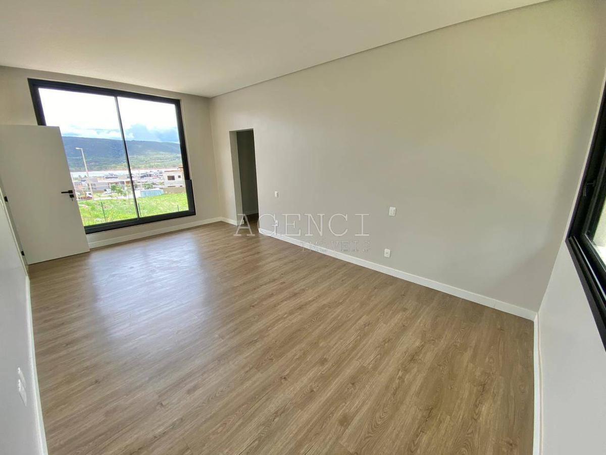 Casa, Alphaville - Lagoa dos Ingleses, 4 Quartos, 0 Vaga, 4 Suítes