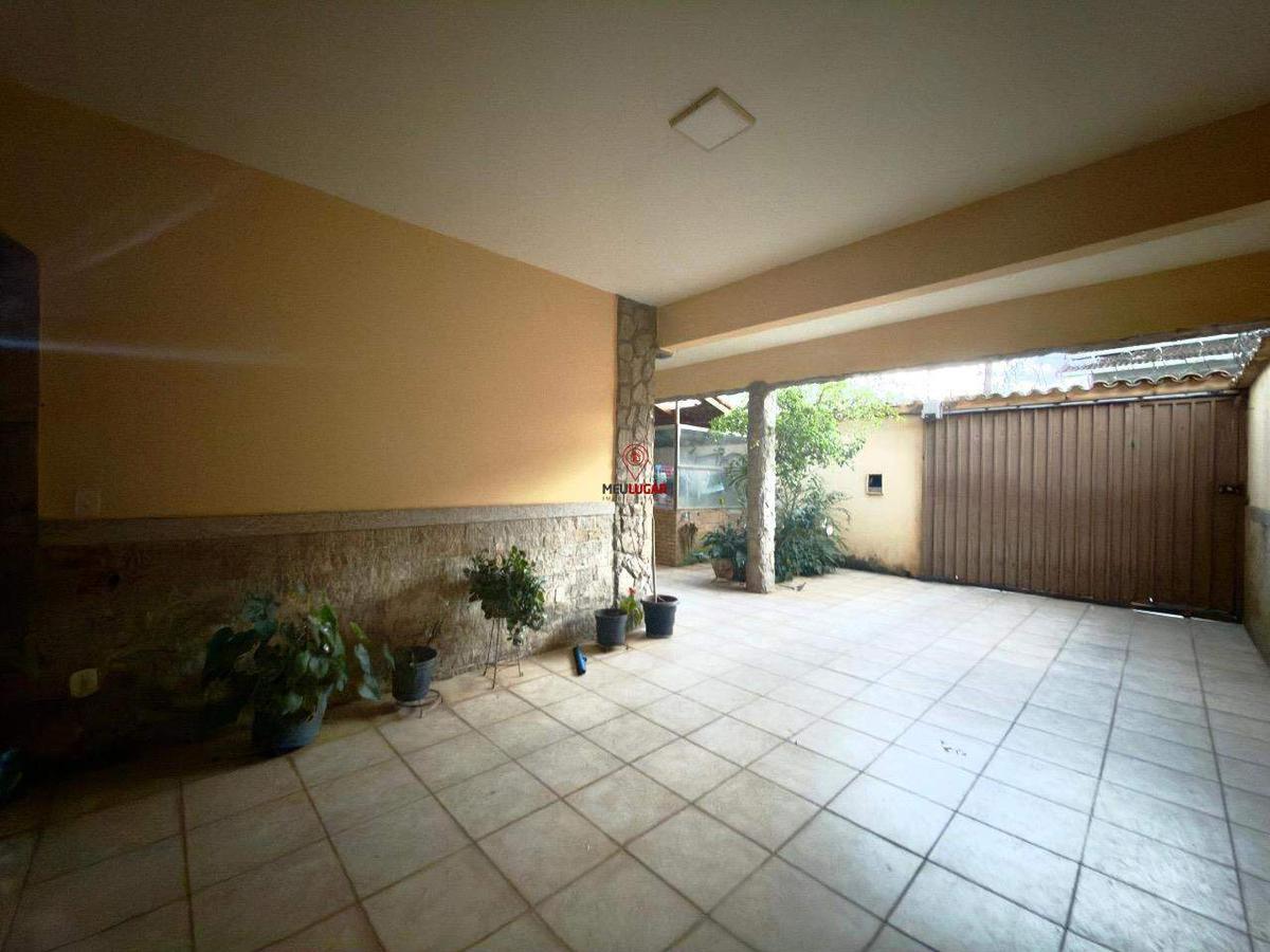 Casa, Diamante, 5 Quartos, 2 Vagas, 1 Suíte