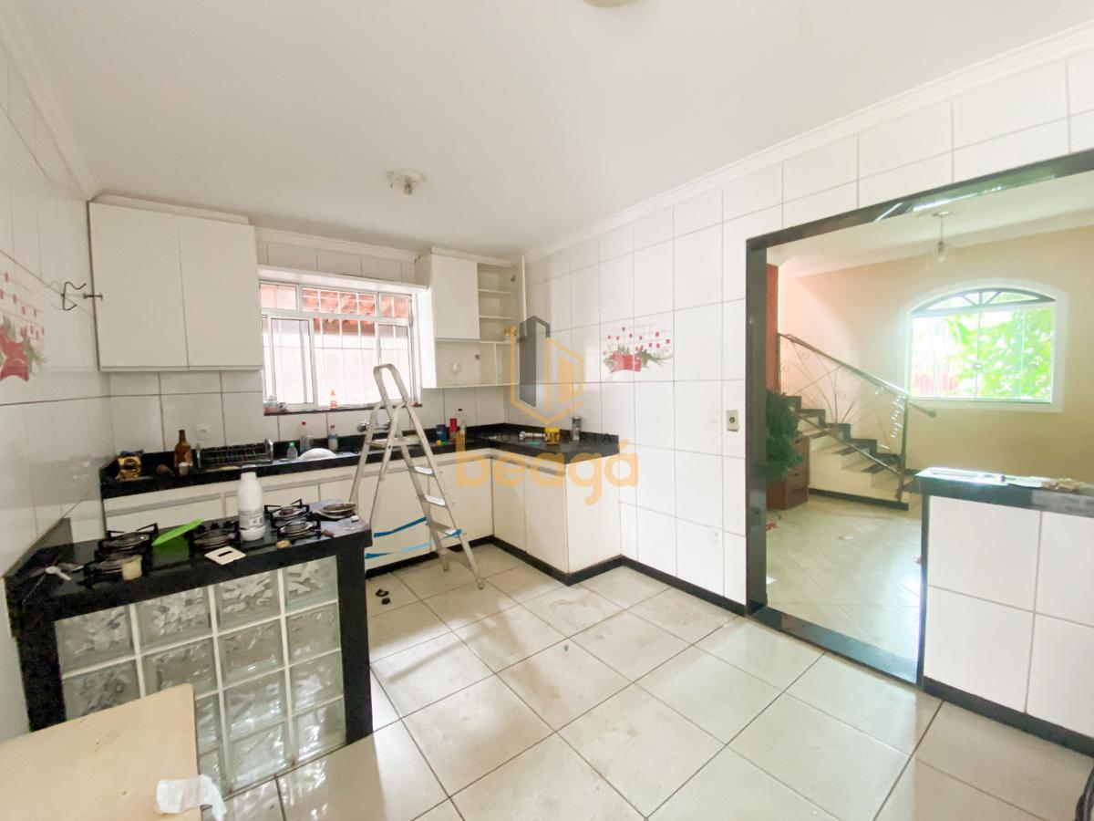 Casa, Trevo, 4 Quartos, 4 Vagas, 1 Suíte