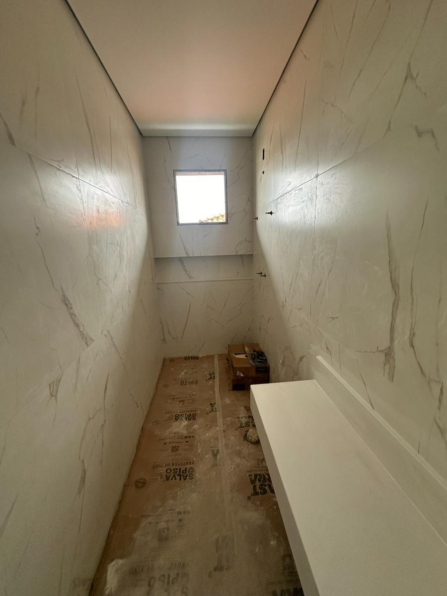 Casa, Fernão Dias, 3 Quartos, 4 Vagas, 1 Suíte