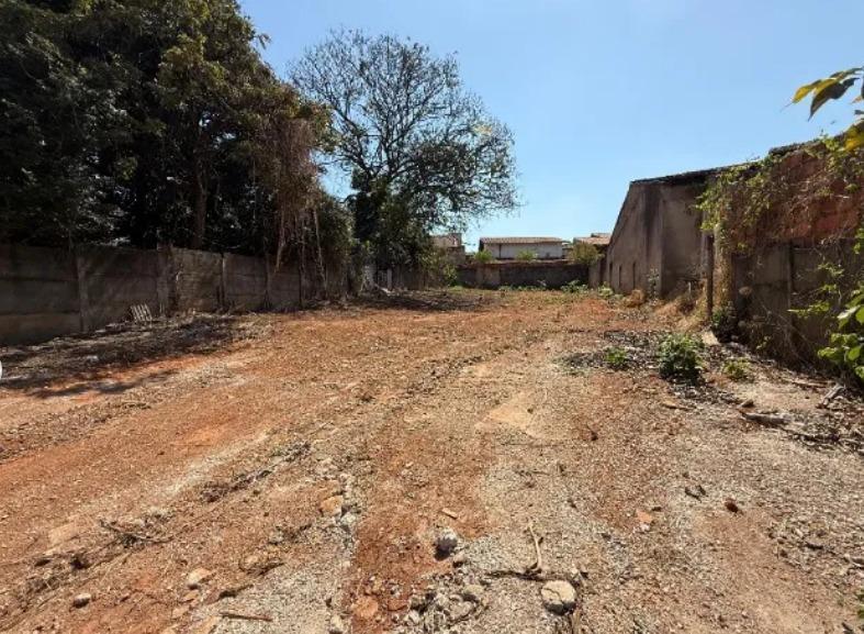 Lote, São Pedro, 1 Quarto, 0 Vaga