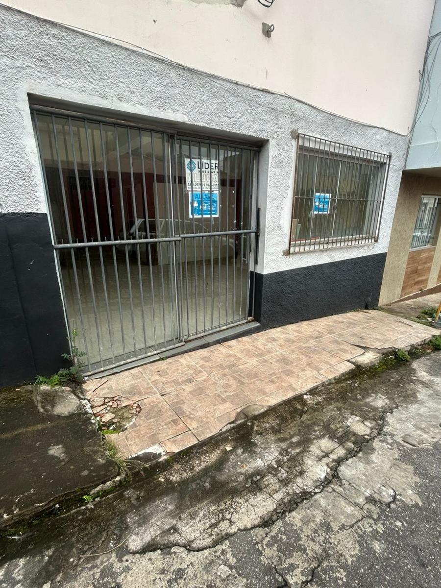 Quitinete, Centro, 2 Quartos, 0 Vaga