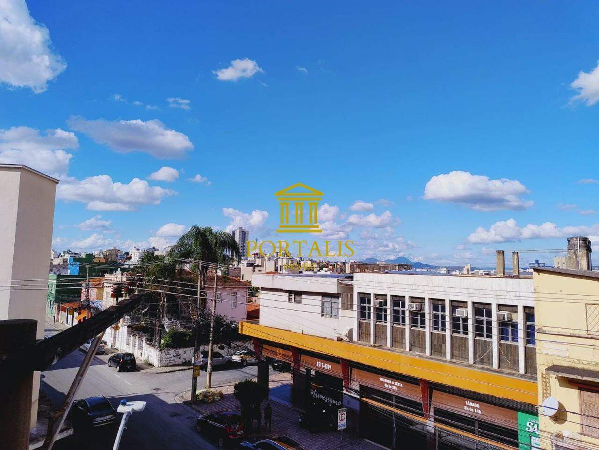 Apartamento, Floresta, 2 Quartos, 0 Vaga, 1 Suíte