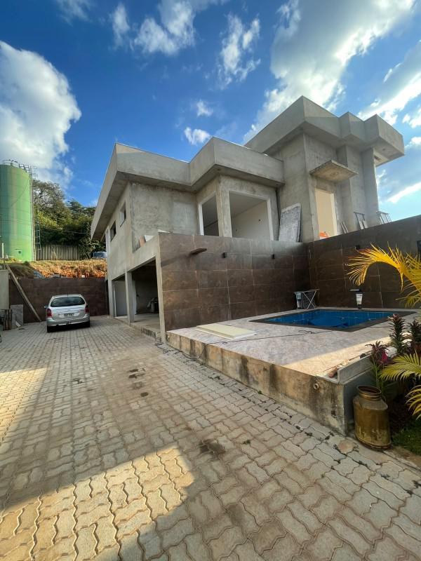 Casa, Serra dos Bandeirantes, 3 Quartos, 4 Vagas, 2 Suítes