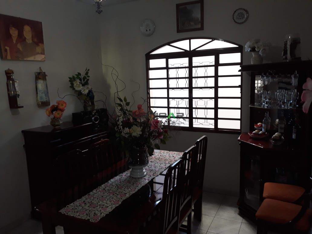 Casa, Industrial São Luiz, 4 Quartos, 4 Vagas, 2 Suítes