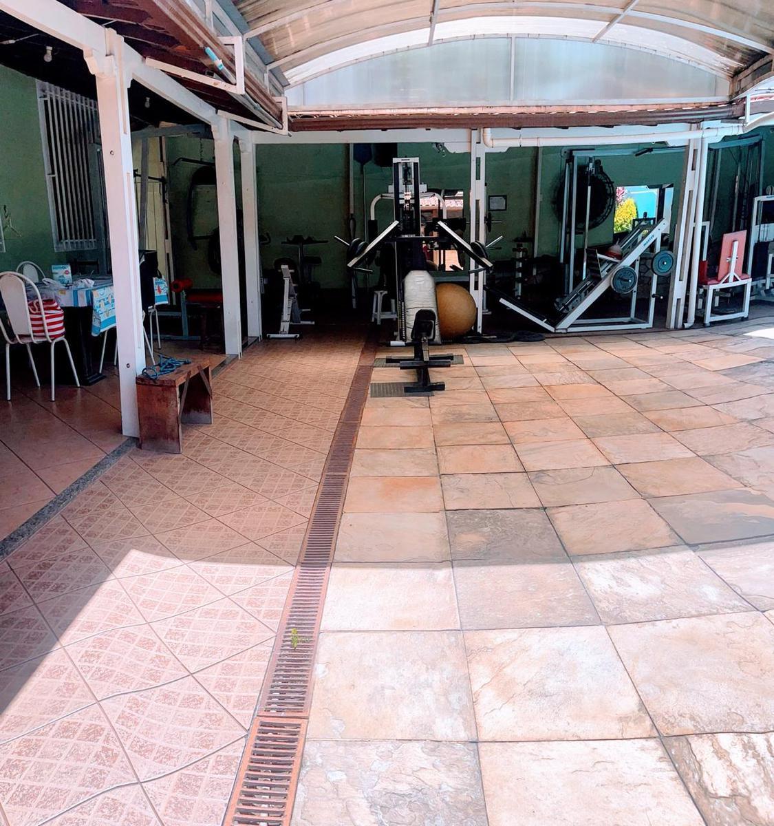Casa, Castelo, 4 Quartos, 5 Vagas, 1 Suíte