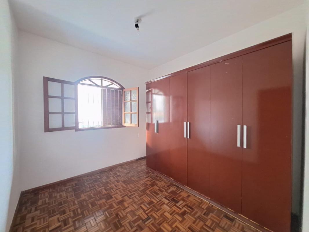 Casa, Santa Cruz, 5 Quartos, 1 Vaga, 1 Suíte