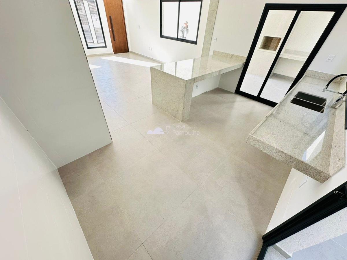 Casa, Planalto, 3 Quartos, 4 Vagas, 3 Suítes