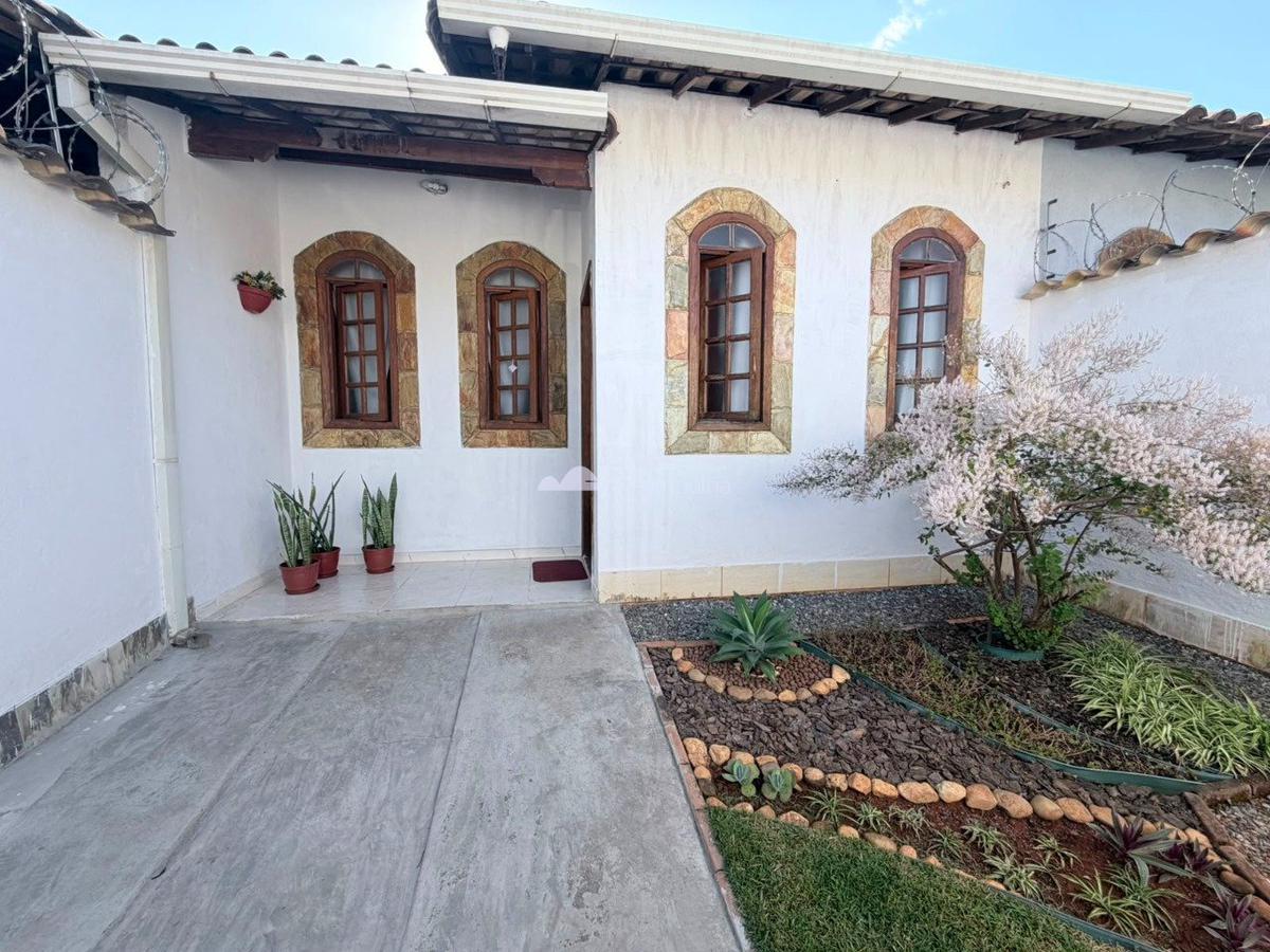 Casa, Santa Mônica, 2 Quartos, 1 Vaga