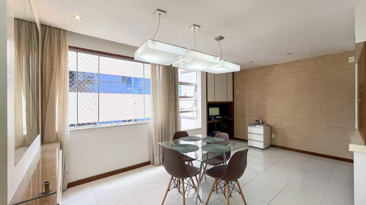 Apartamento, Funcionários, 2 Quartos, 2 Vagas, 1 Suíte