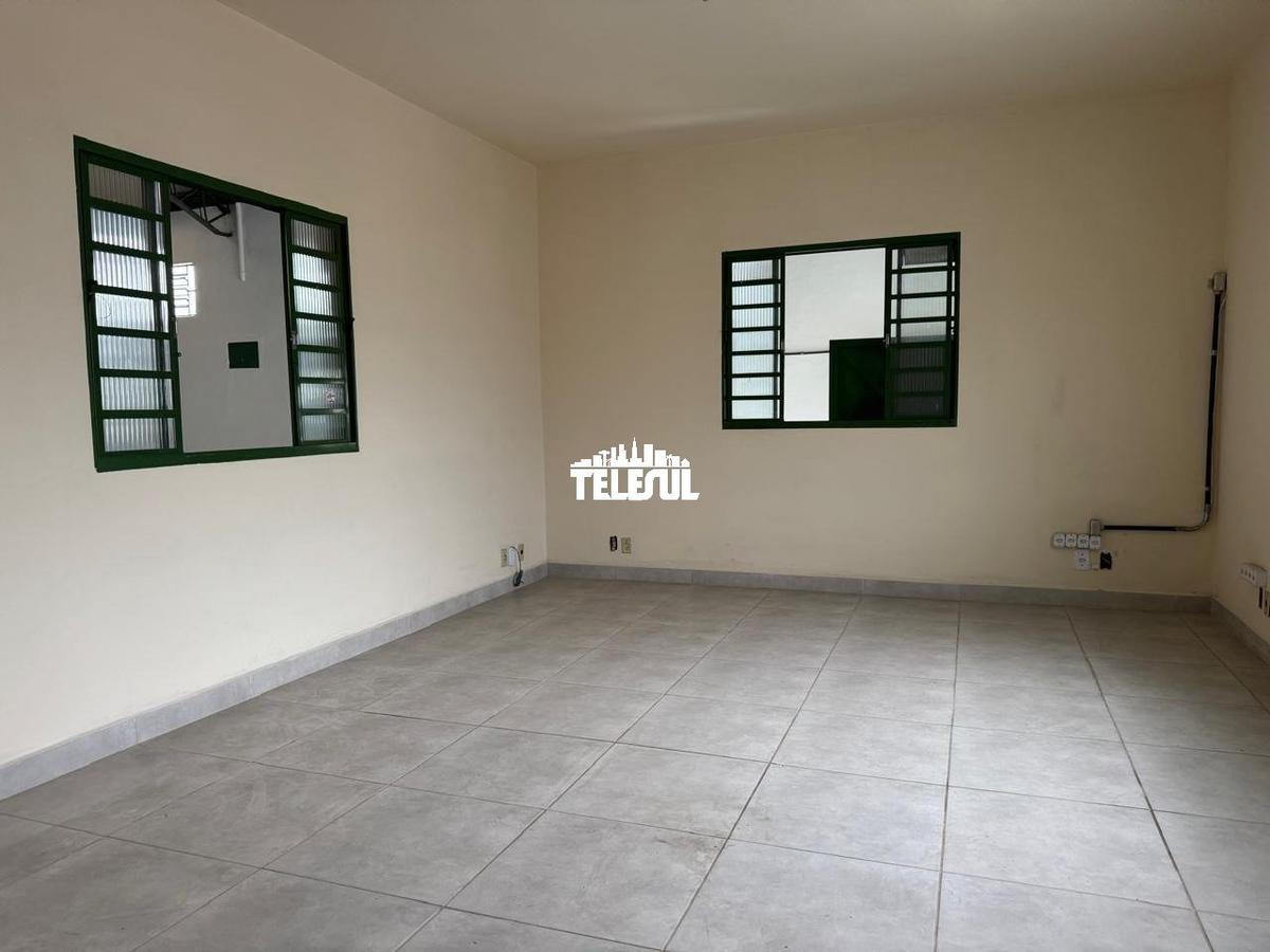 Galpão, Rezende, 0 Quarto, 0 Vaga