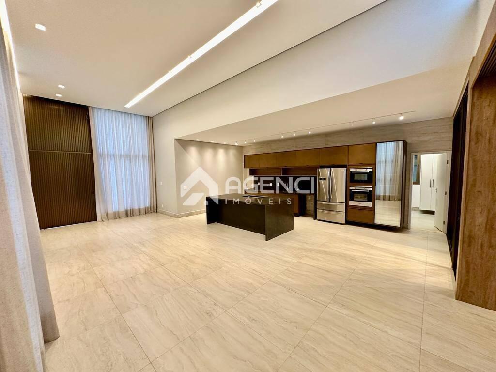 Casa, Alphaville - Lagoa dos Ingleses, 4 Quartos, 0 Vaga, 4 Suítes