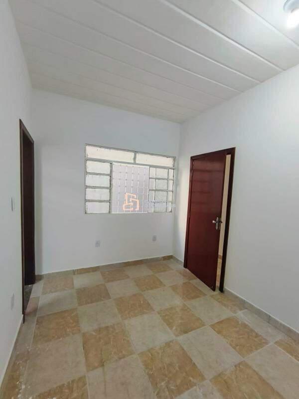 Casa, Das Industrias I (barreiro), 2 Quartos, 1 Suíte