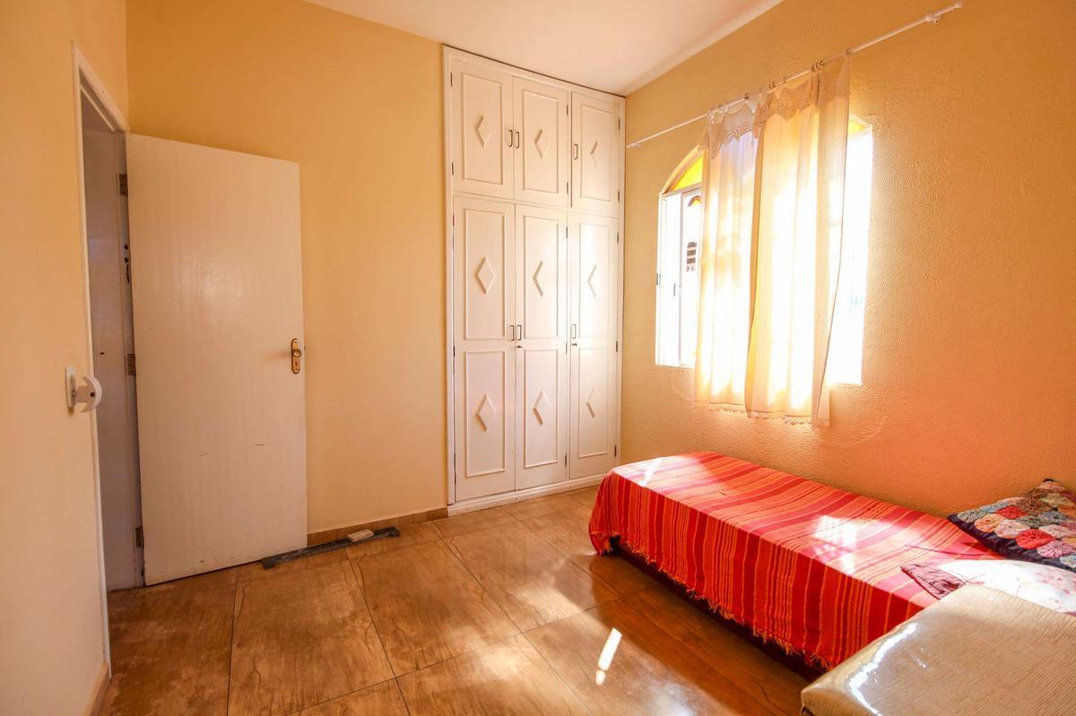 Casa, Planalto, 5 Quartos, 5 Vagas, 1 Suíte