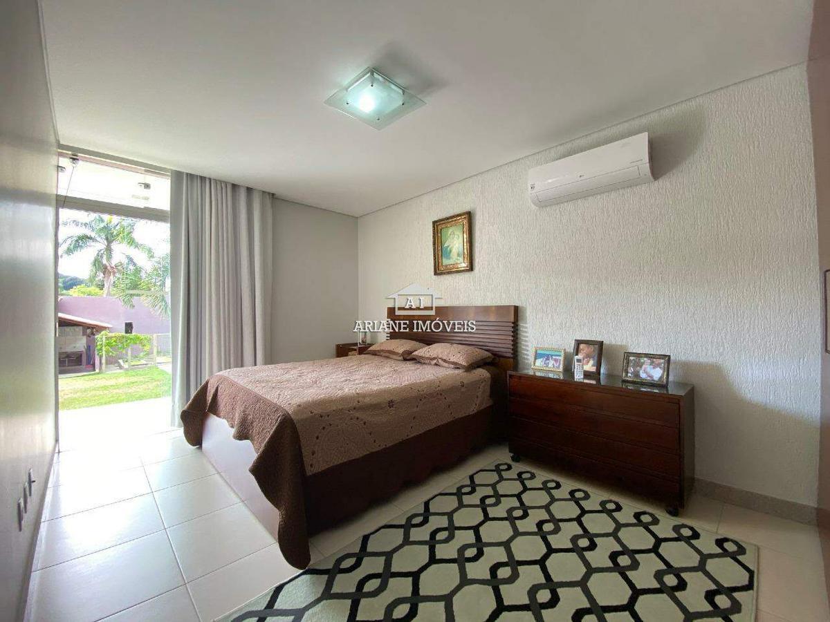 Casa, Braúnas, 4 Quartos, 5 Vagas, 2 Suítes