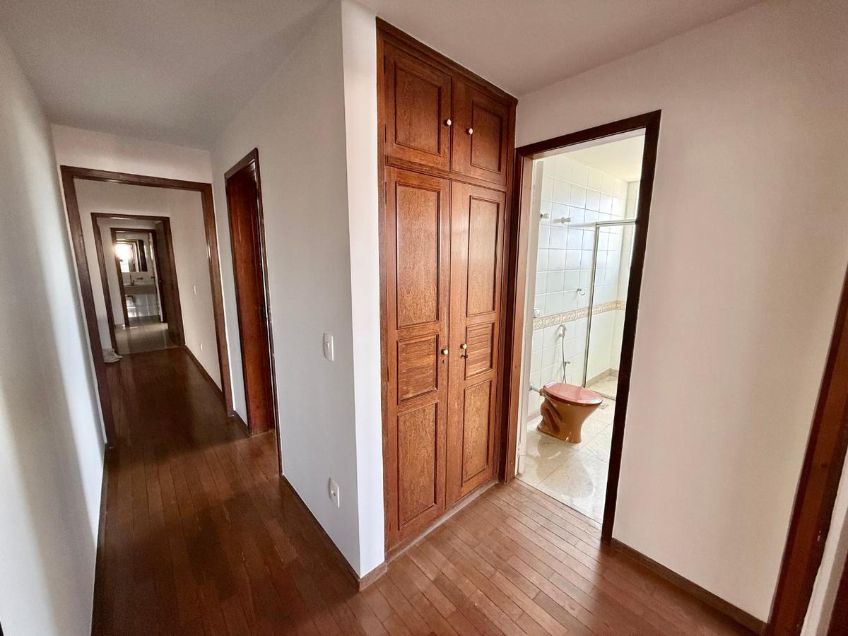 Apartamento, São José, 4 Quartos, 2 Vagas, 1 Suíte