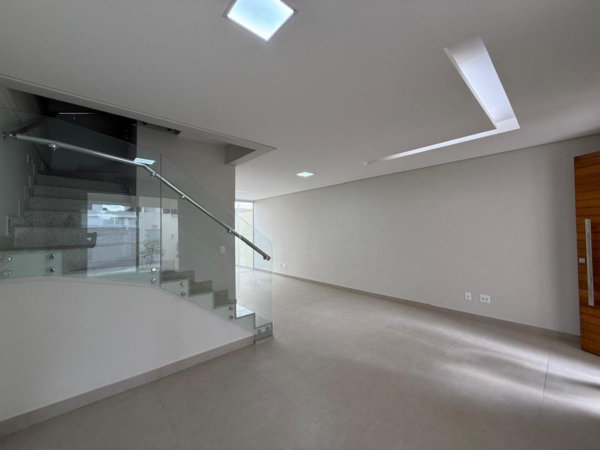 Casa, Nova Floresta, 4 Quartos, 3 Vagas, 2 Suítes