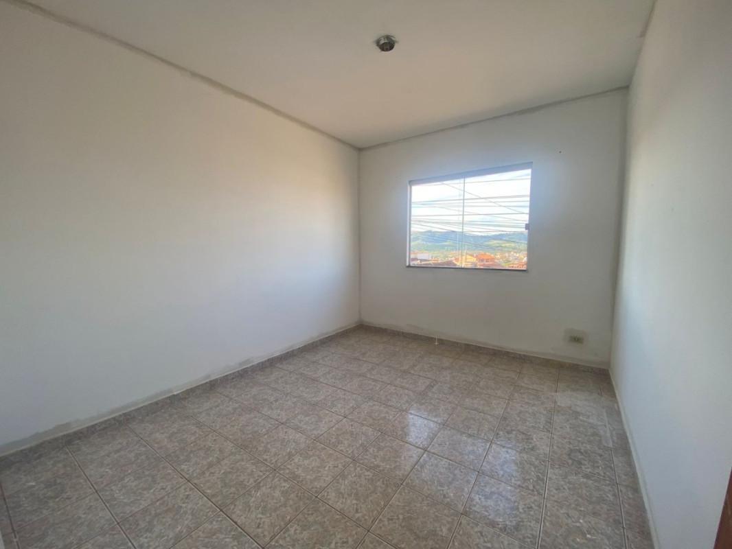 Casa, Centro, 4 Quartos, 2 Vagas