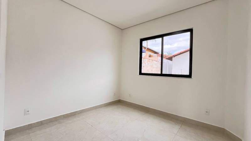 Casa, Santa Branca, 3 Quartos, 2 Vagas, 1 Suíte