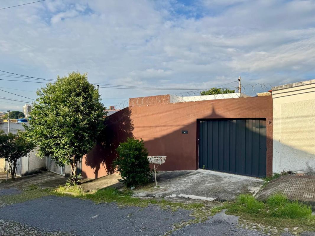 Casa, Santa Mônica, 4 Quartos, 2 Vagas, 1 Suíte