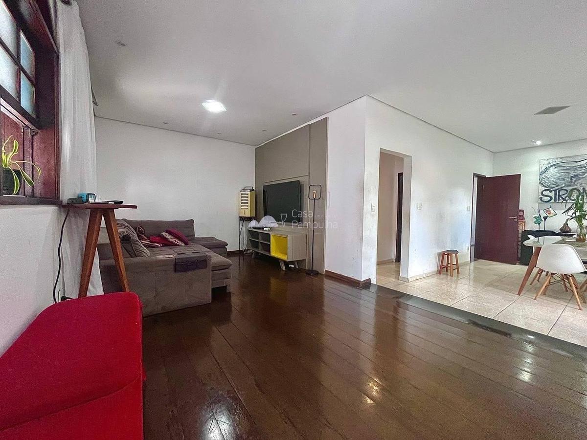 Casa, Santa Branca, 3 Quartos, 4 Vagas, 1 Suíte