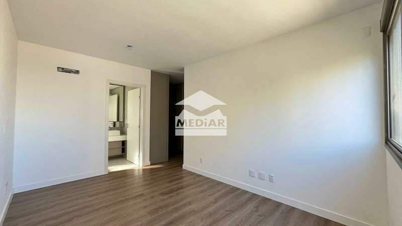 Apartamento, Cruzeiro, 4 Quartos, 3 Vagas, 2 Suítes