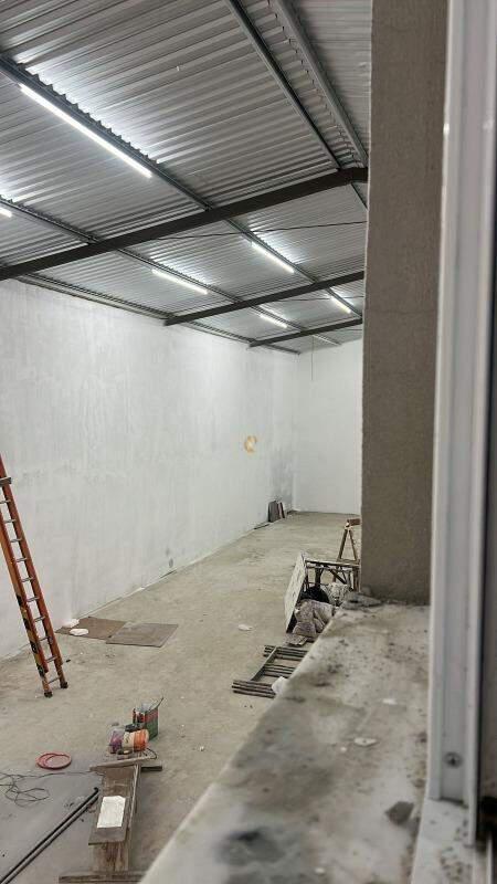 Galpão, Das Industrias I (barreiro), 0 Quarto, 0 Vaga