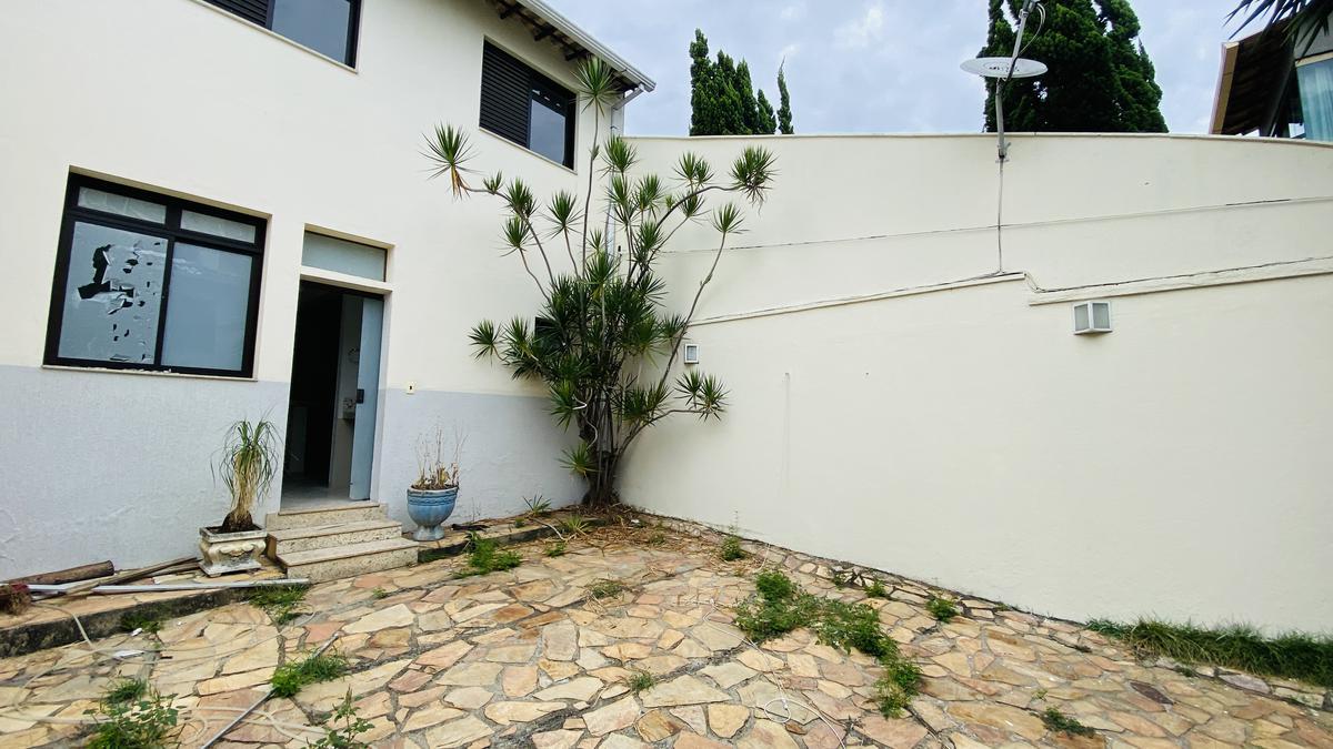 Casa, Castelo, 4 Quartos, 2 Vagas, 2 Suítes