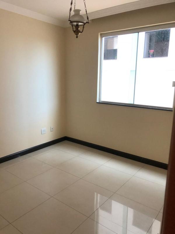 Apartamento, Barreiro, 3 Quartos, 2 Vagas, 1 Suíte