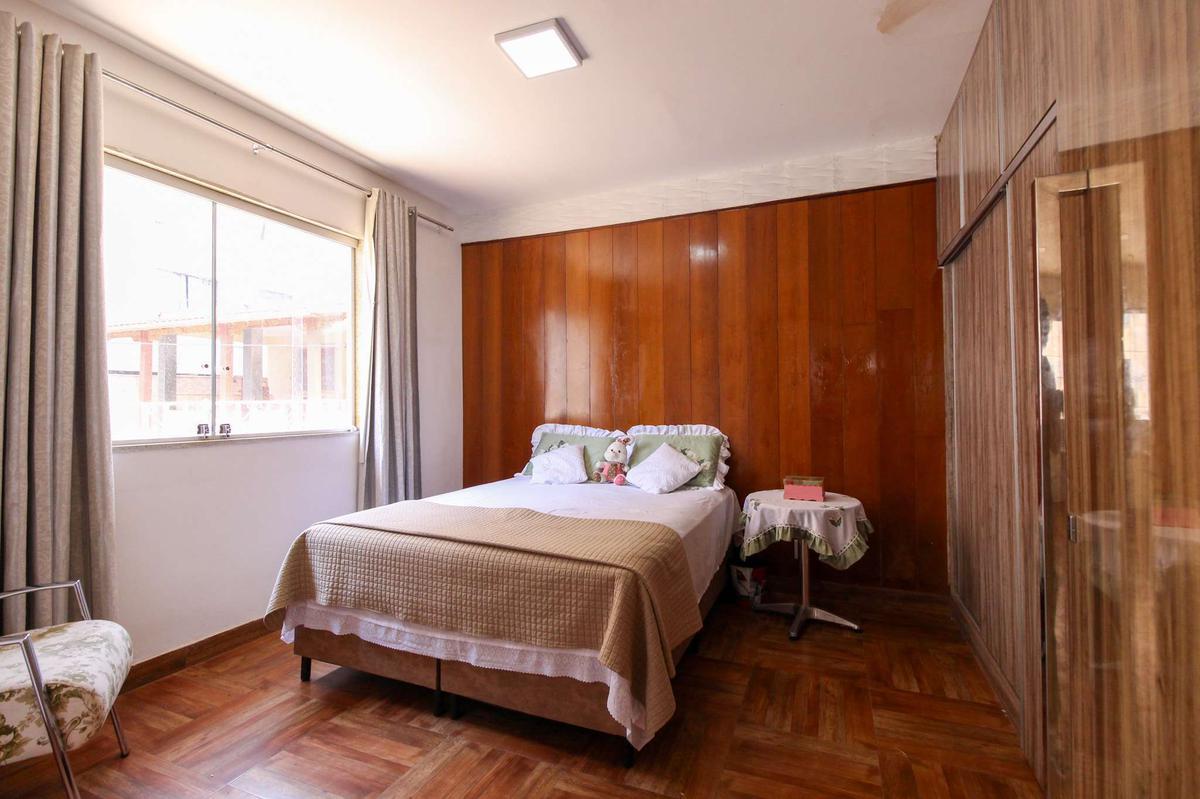 Casa, Horto, 6 Quartos, 2 Vagas, 5 Suítes