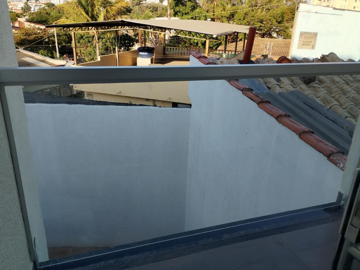 Casa, Santa Branca, 3 Quartos, 2 Vagas, 1 Suíte